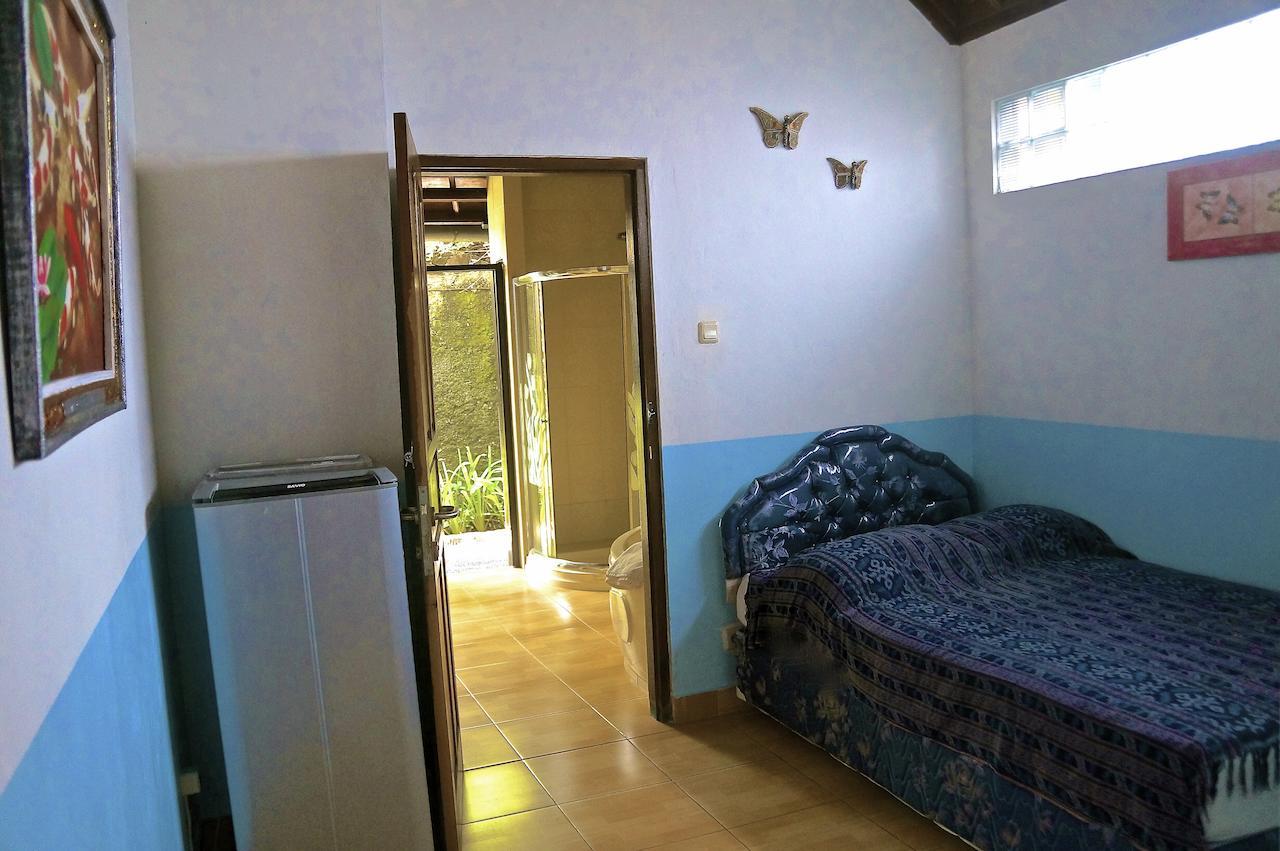 Aahh Bali Bed And Breakfast Jimbaran  Room photo